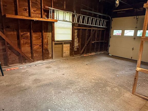 3rd image of 704 Rumson Rd