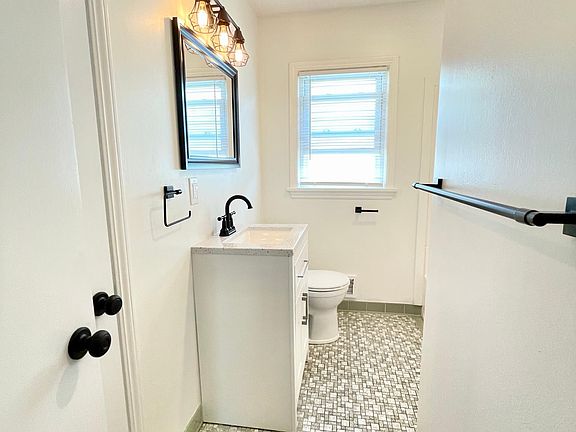5th image of 70 Perinton St