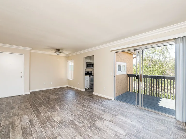 Viewpoint Luxury Apartments — Photo 6