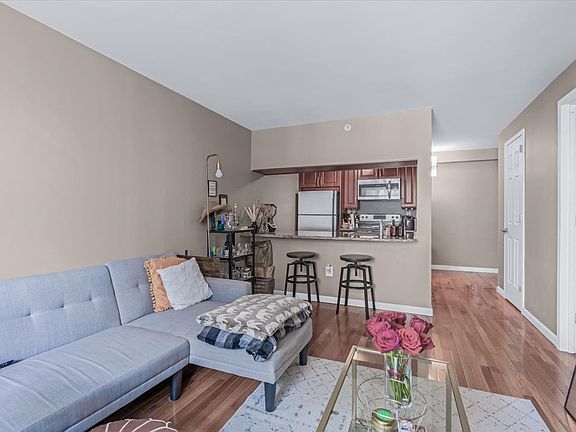4th image of 358 Grove St Suite 2E