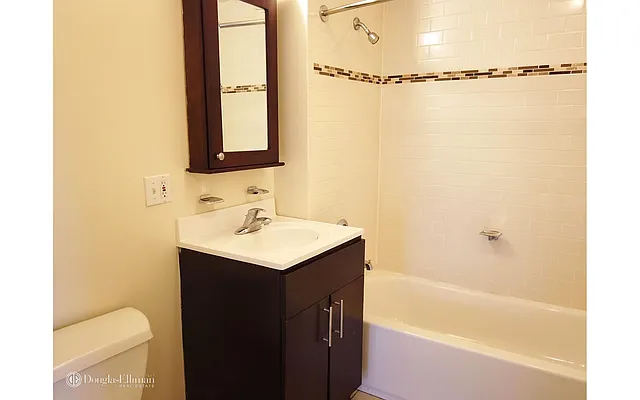 Rented by Douglas Elliman | media 28