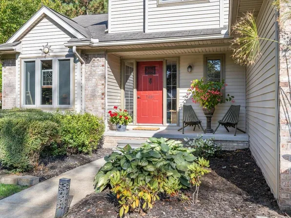 7691 Prairie Ct, Brighton, MI 48116