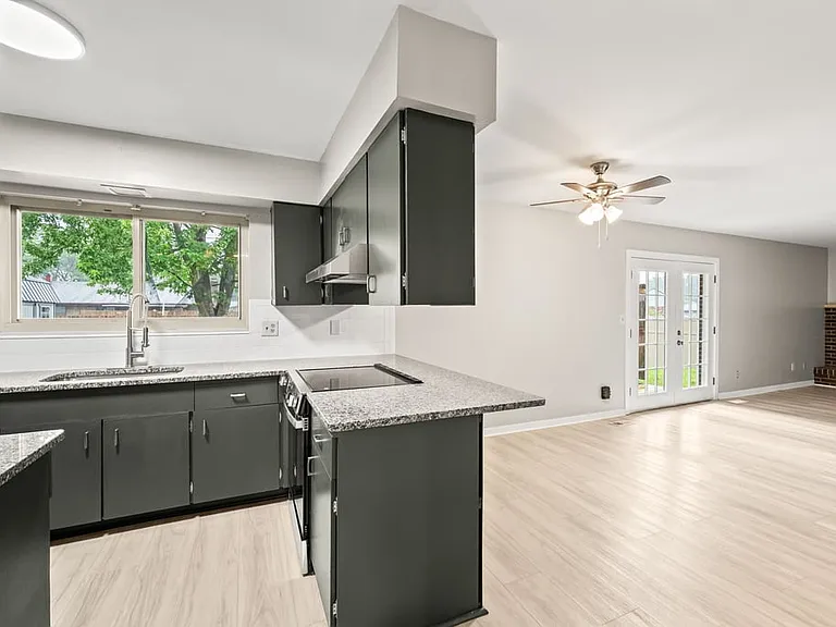 213 Southerly Hills Dr — Photo 11