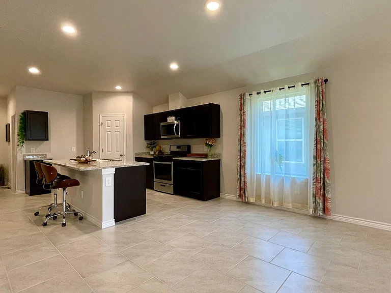 2325 Tranquil Ln — Photo 9