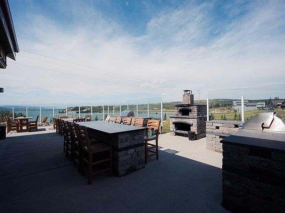5th image of 236 Cottage Club Cres