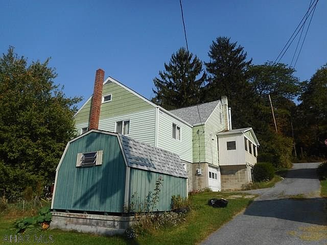 2nd image of 180 Market St