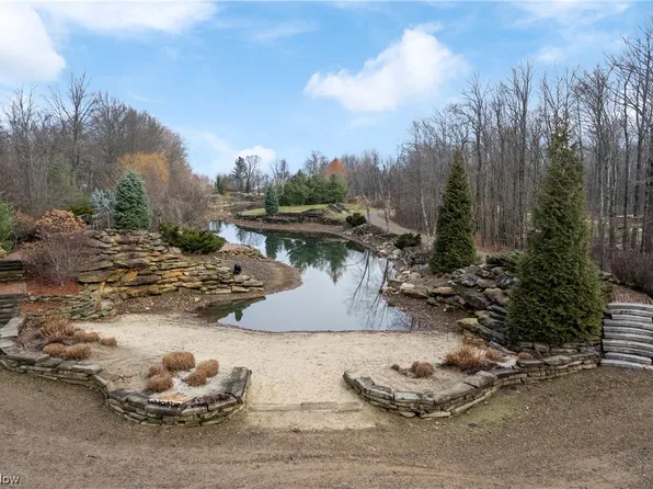 Babcock Rd, Hinckley, OH 44233