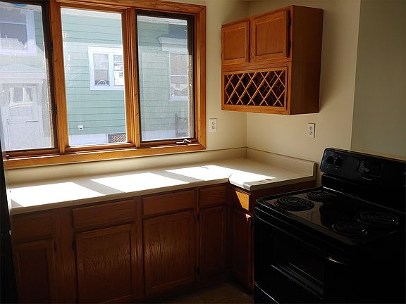 3rd image of 209 E Yates St