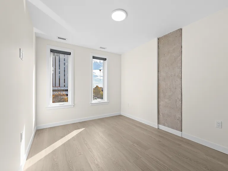 22 Dawson St — Photo 33