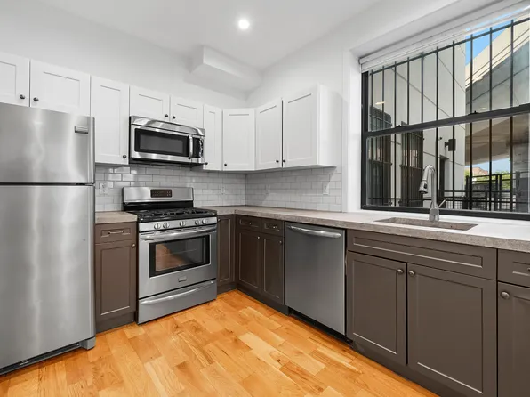 252 South Third Street image 1 of 17