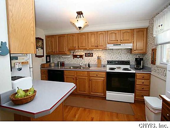 3rd image of 8337 Pansy Dr