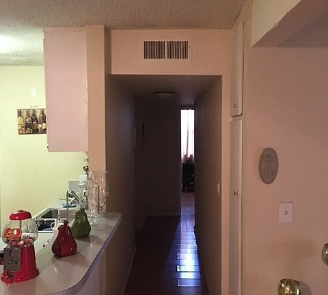 4th image of 18620 Hatteras St Unit 132