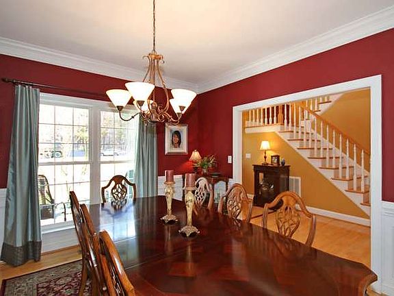 5th image of 109 Tennessee Cir