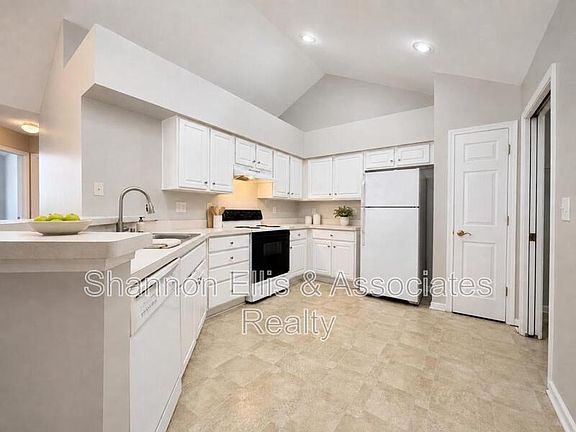 2nd image of 3057 Orchard Ridge Cir