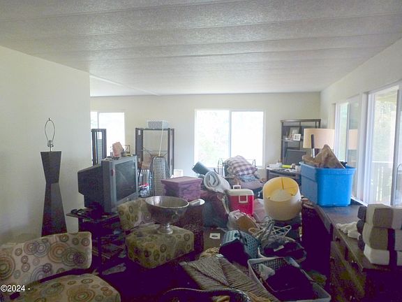 4th image of 11230 NE Coos St