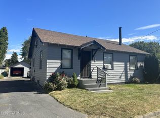 1205 S 15th Ave, Yakima, WA 98902