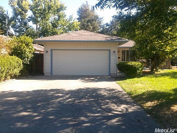 2nd image of 3016 Fairways Ct