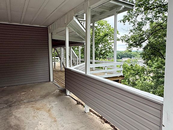 3rd image of 802 S 5th Street