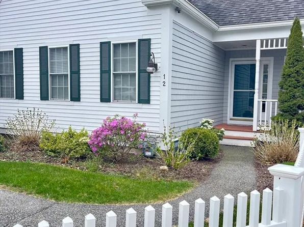 12 Berrywood Ct Unit 12, Buzzards Bay, MA 02532