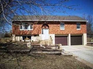 802 E Wyandotte St, Meriden, KS 66512