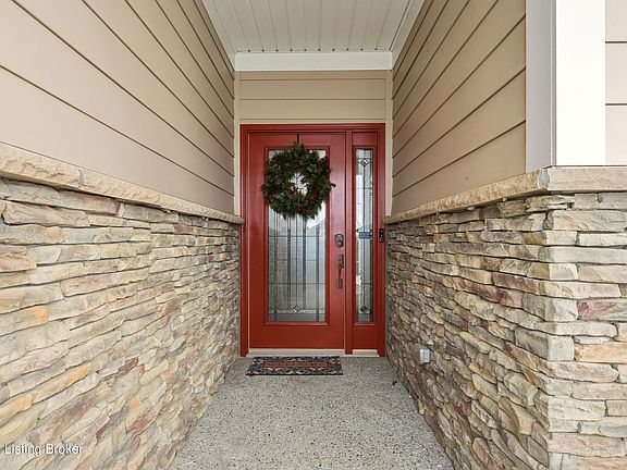 5th image of 1009 Helm Place Ln