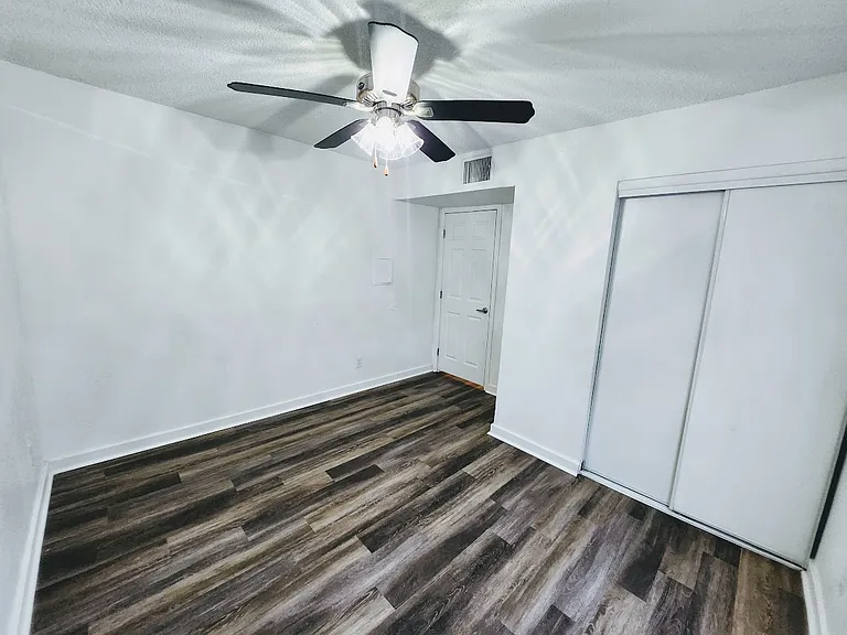 1309 W Taylor St — Photo 15
