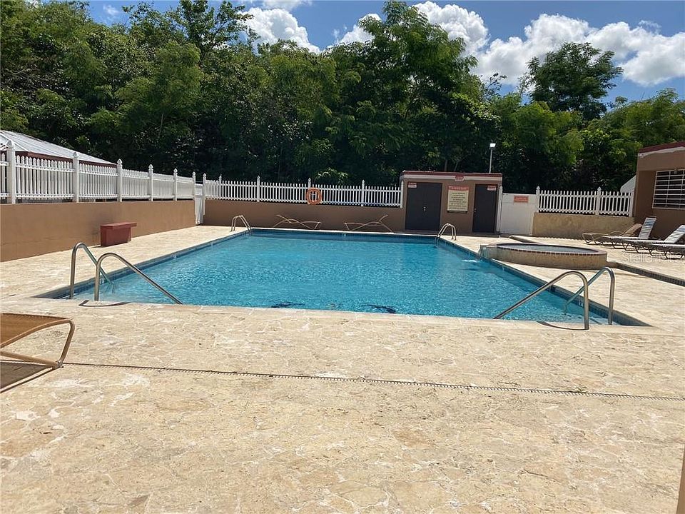 2nd image of 252 SE Urb Los Colobos Park Ave #2504