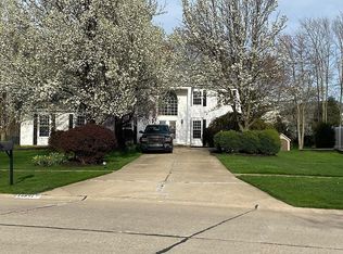 16867 Walnut Creek Dr, Strongsville, OH 44136