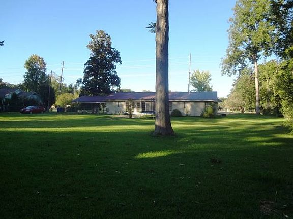 2nd image of 311 S Court Dr