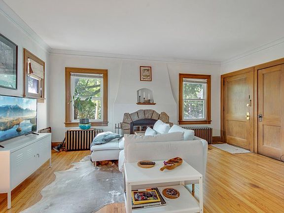 2nd image of 15 Arthur Ave SE