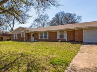 1310 E 9th St, Bonham, TX 75418