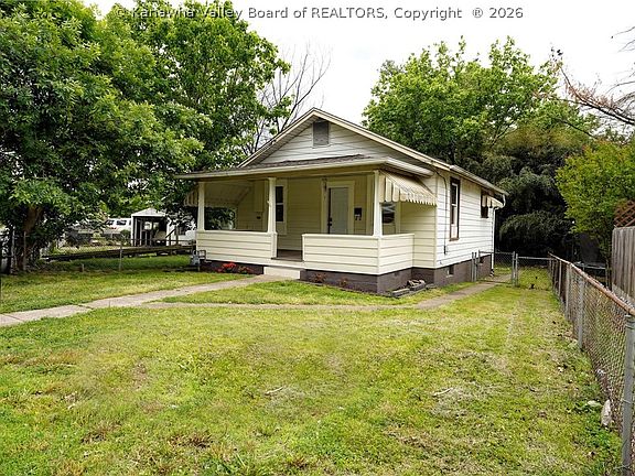 2nd image of 1117 Park Dr
