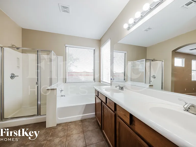 188 S 154th Ln — Photo 10