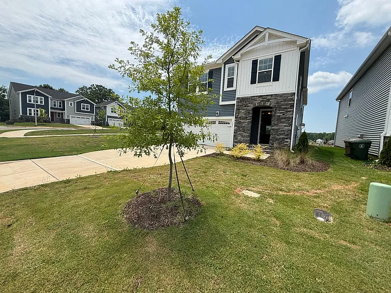 103 Sprenger St — Photo 2
