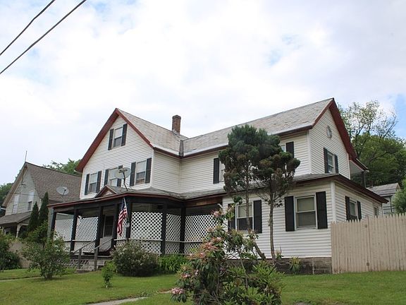 4th image of 209-211 Deerfield St