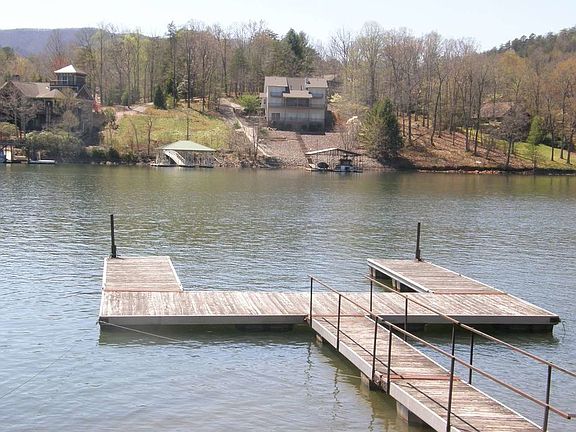 2nd image of 433 Oakmont Dr