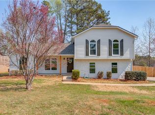 3042 Creek Dr, Duluth, GA 30096