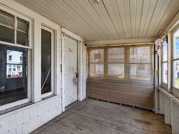 2nd image of 137 Hollis St