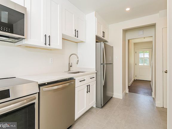 2nd image of 10103 Meredith Ave