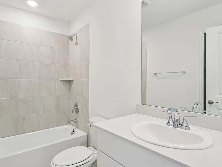 1019 Emberwood Dr — Photo 14