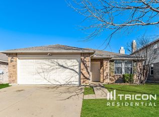 9201 Riding Stable Ln, Fort Worth, TX 76123