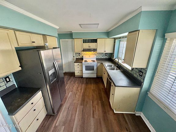 3rd image of 1909 Atwood Rd