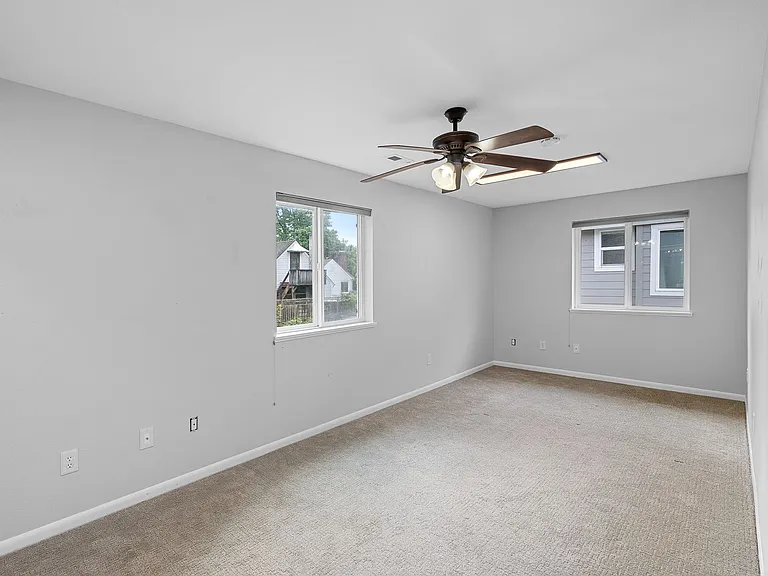 9831 N Edison St — Photo 11