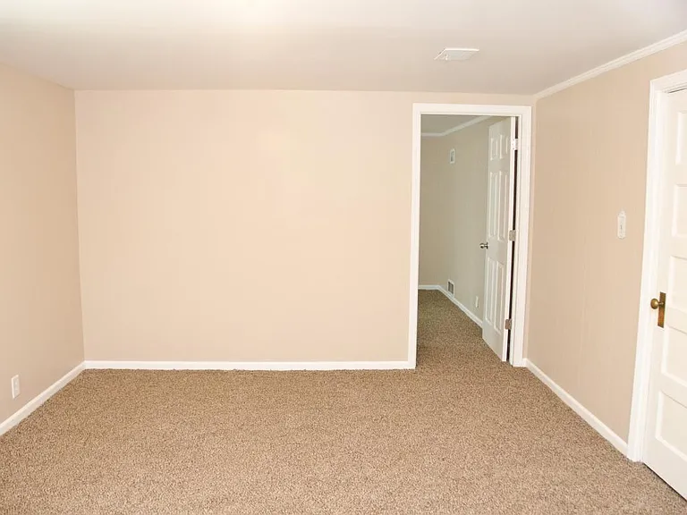5631 Pine St — Photo 28