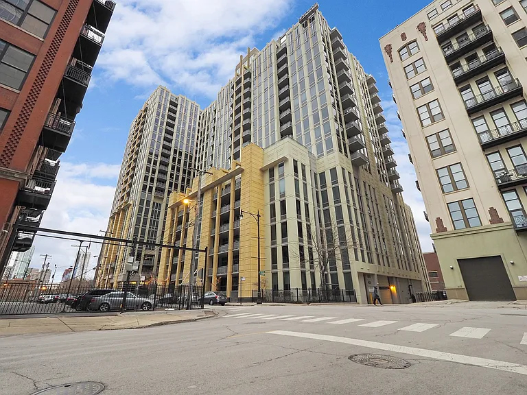 720 N Larrabee St #1706 — Photo 1