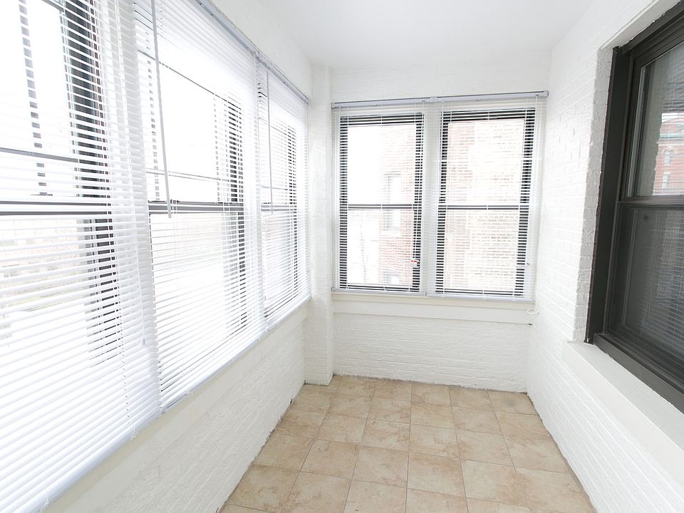 Dining/Living room