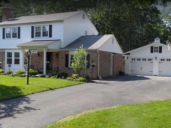 3rd image of 1309 Saratoga Dr