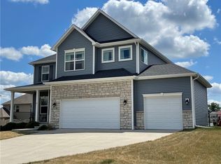 2118 SE Fox Valley Dr, West Des Moines, IA 50265