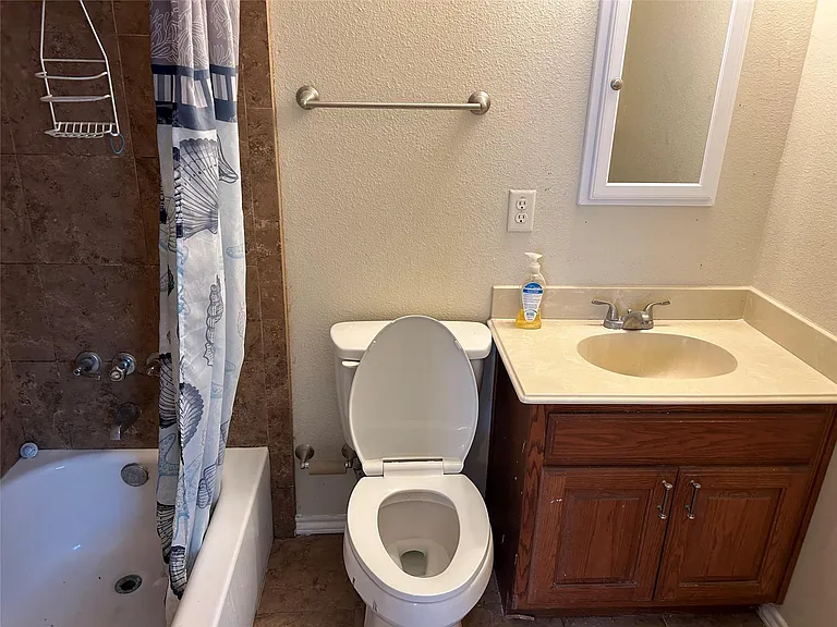5602 Sundown Ln — Photo 9