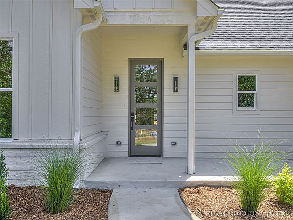 4th image of 22018 W Cedar Ln